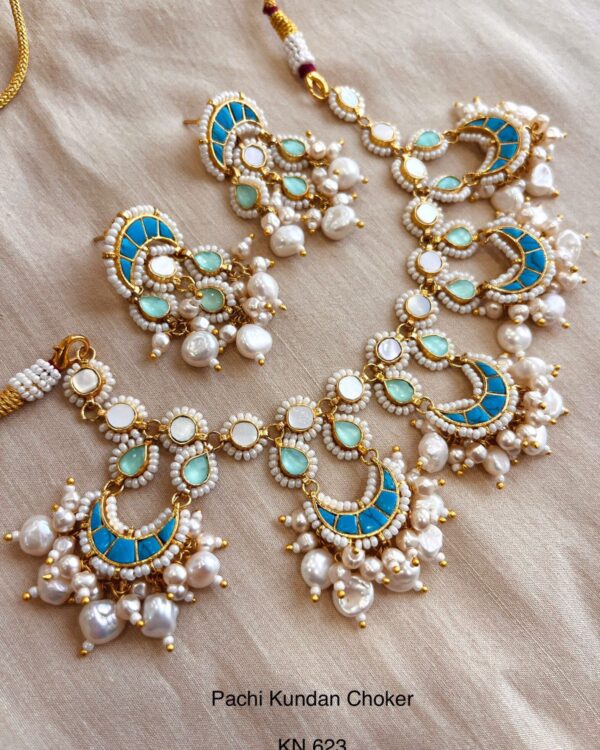 Elegant Indian Pachi Kundan Choker and Earring Set with Pearls and Turquoise Enamel, Traditional Bridal Jewelry for Festive Occasions.