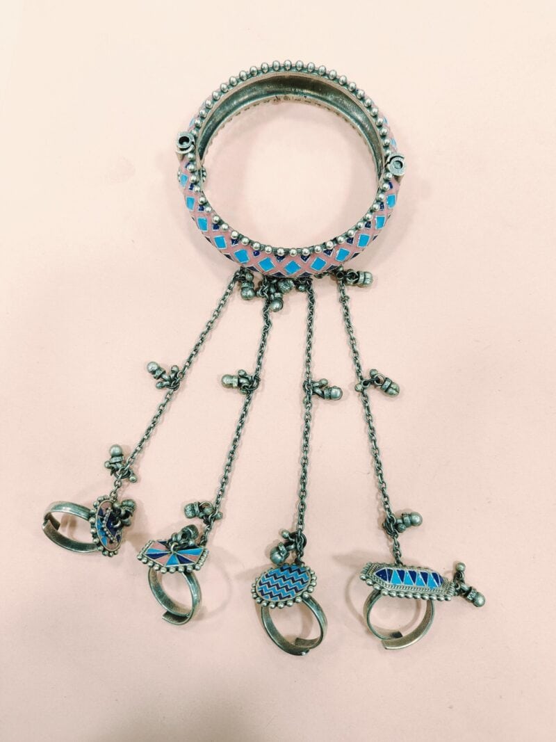 Amrapali Varnika Silver Replica Handpainted Ghungroo Hathphool Bangle –  Multiring Charm Set Blue)